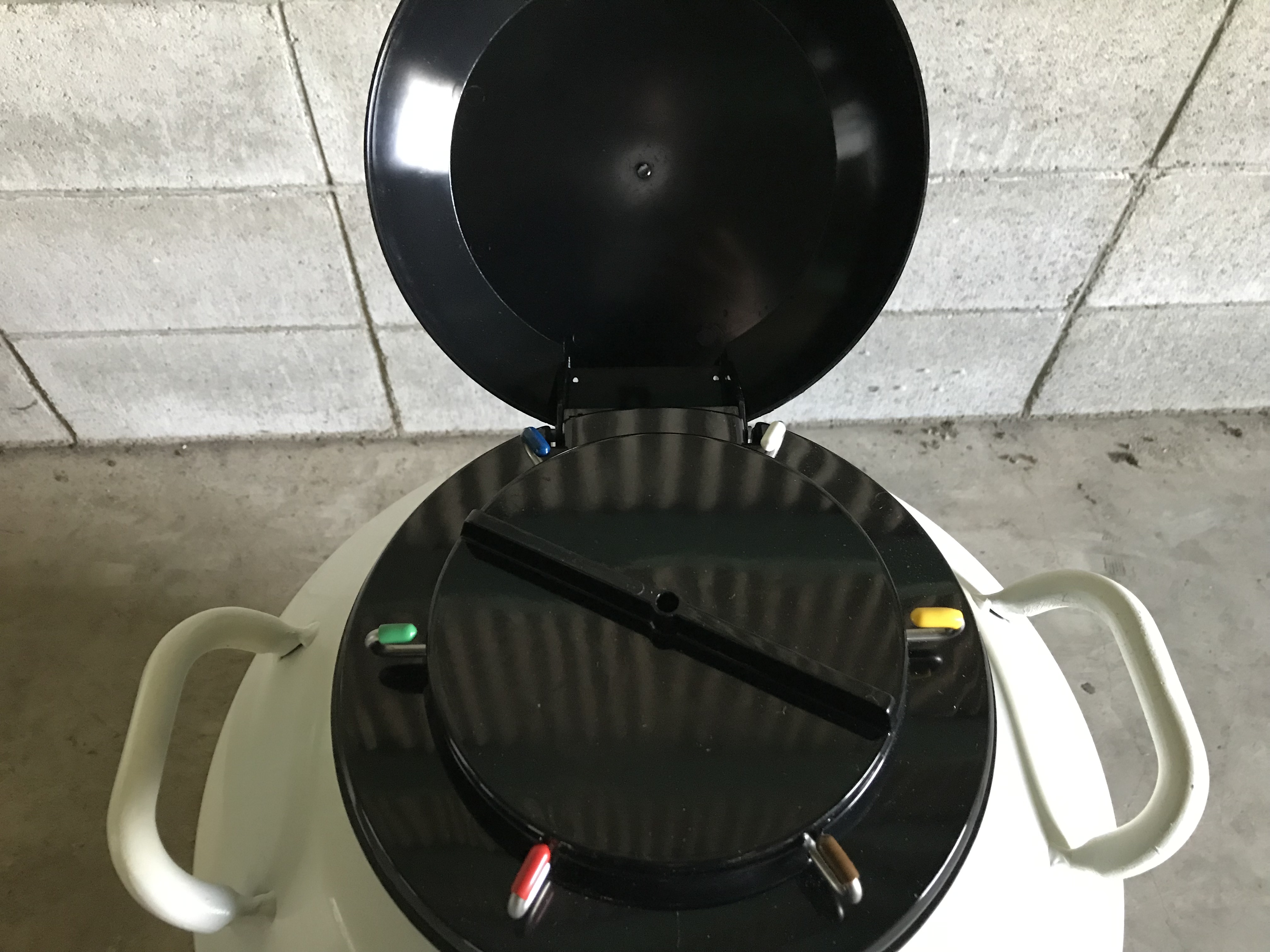 MVE/XC47 11-6/液体窒素保存容器キャスター付 | 中古機器